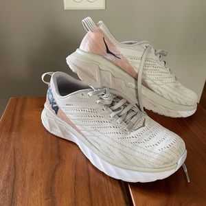 Hoka Arabic 4 - Women’s size 7.5